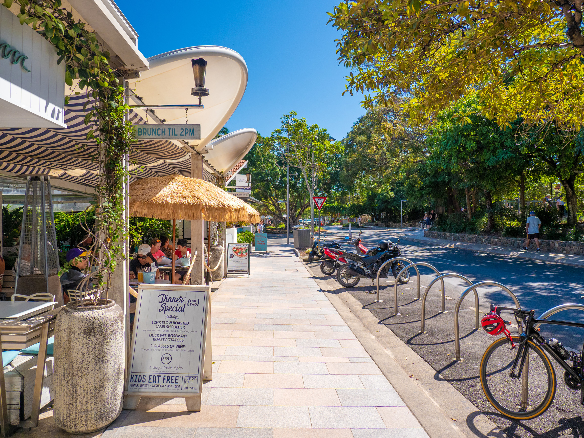 Hastings Street Noosa shopping and dining strip - Sunshine Coast 3 day guide