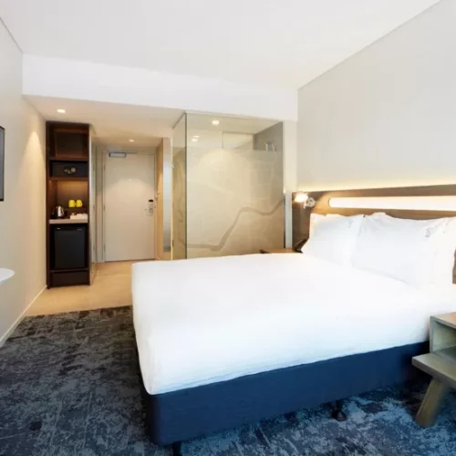 holiday-inn-express-brisbane-6334457931-4x3