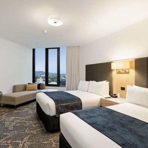 hotel-grand-chancellor-brisbane-deluxe-twin-no-balcony-02_wide